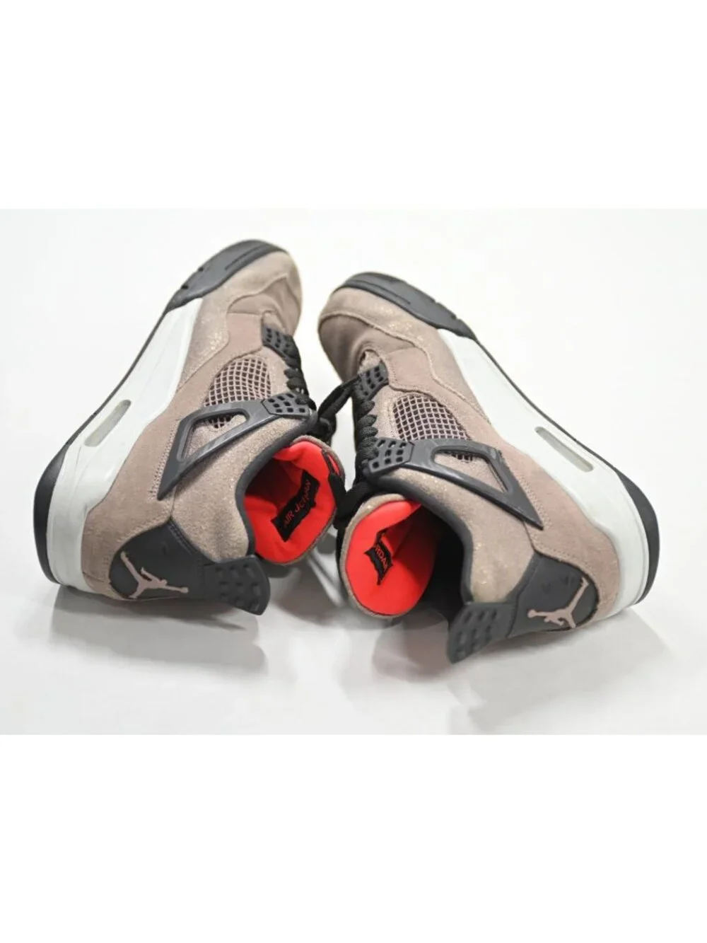 Jordan 4 Sneakers DB0732-200 in Retro Taupe Haze